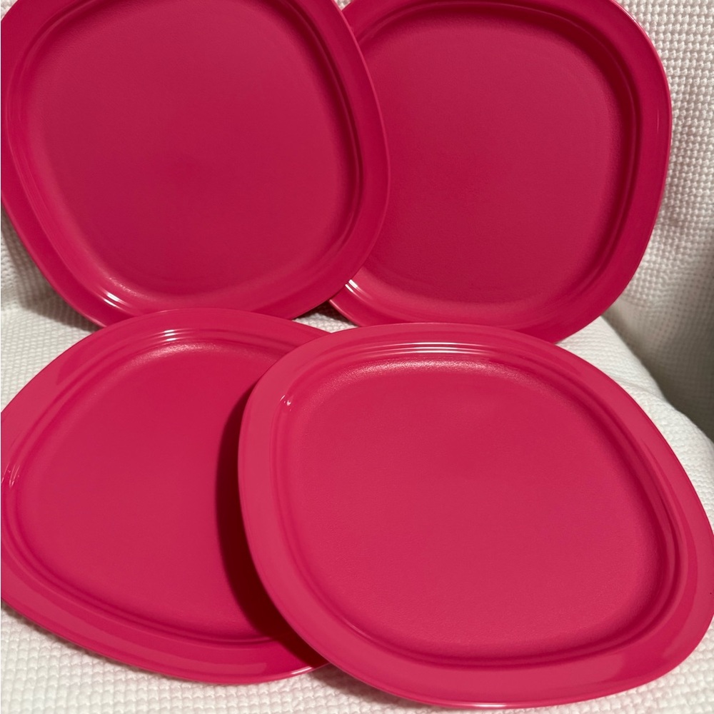 Tupperware Bold Pink Square Plates